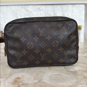Auth LOUIS VUITTON Trousse Toilette 23 Monogram Cosmetics Pouch Bag